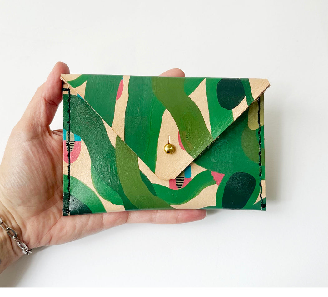 LITTLE SISTER WALLET 01