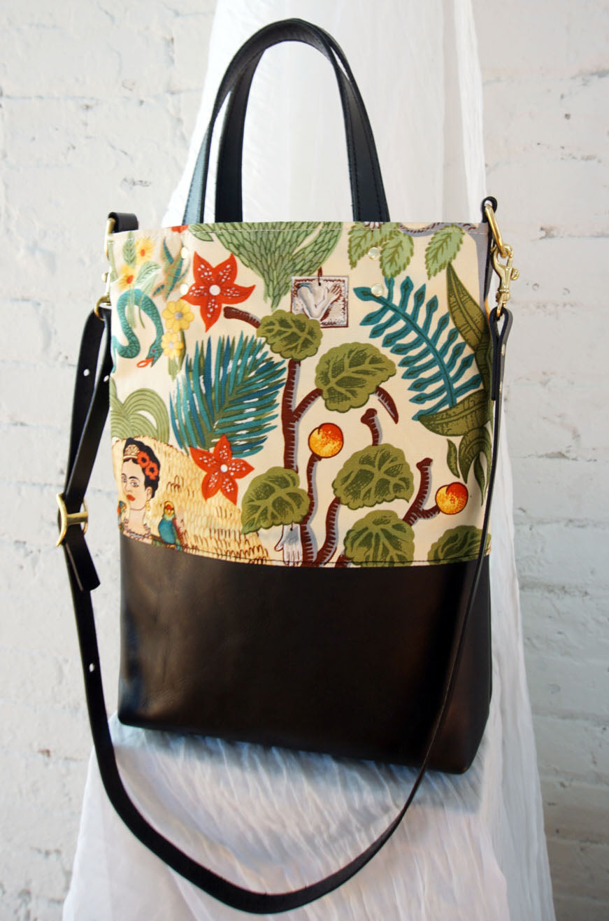 Crossbody Bag Frida's Garden